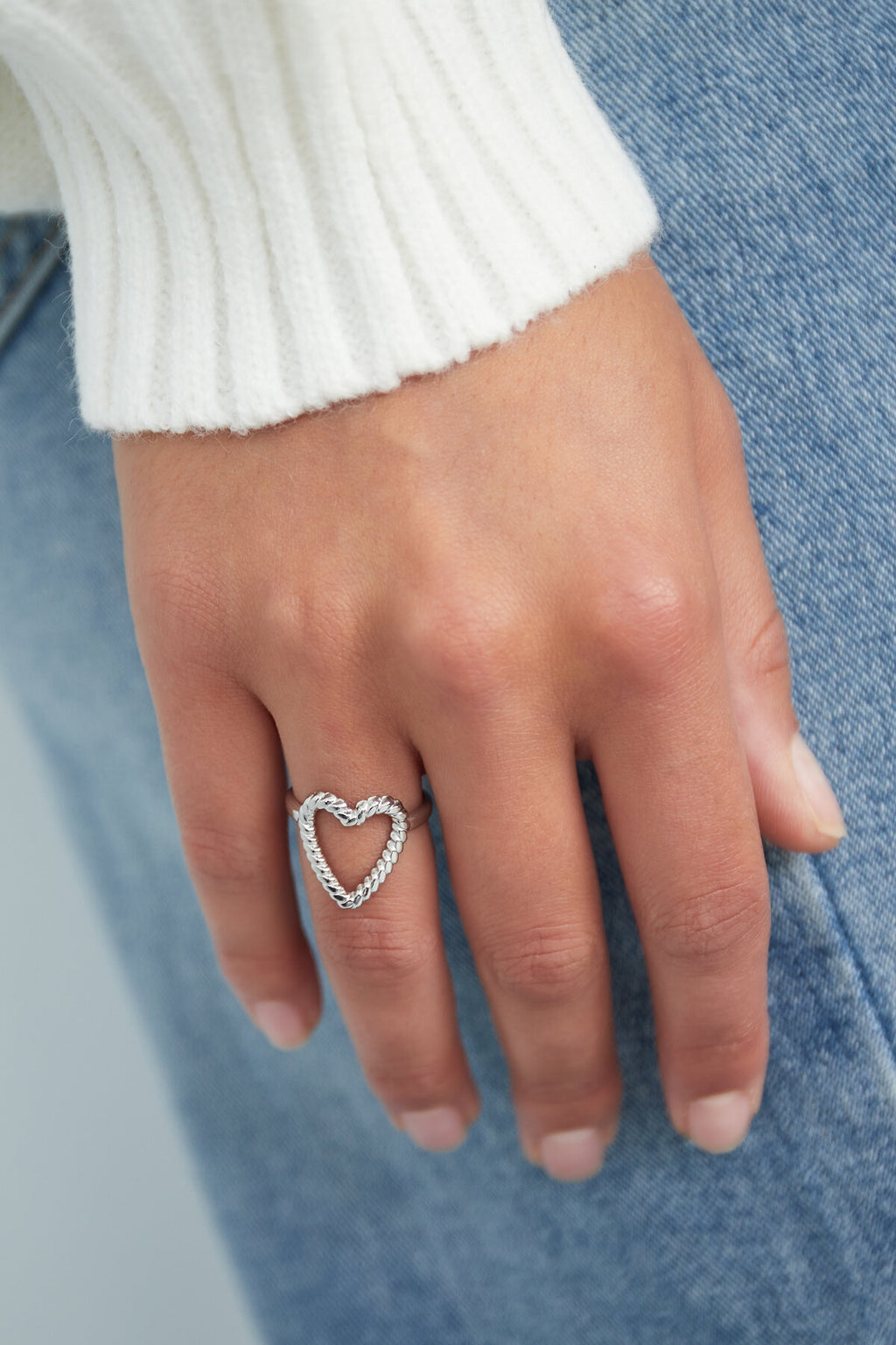 Ring „Wandel Des Herzens“ – Goldfarbe - Goldfarbefarbe – offizielle Produktaufnahme – Bild 2