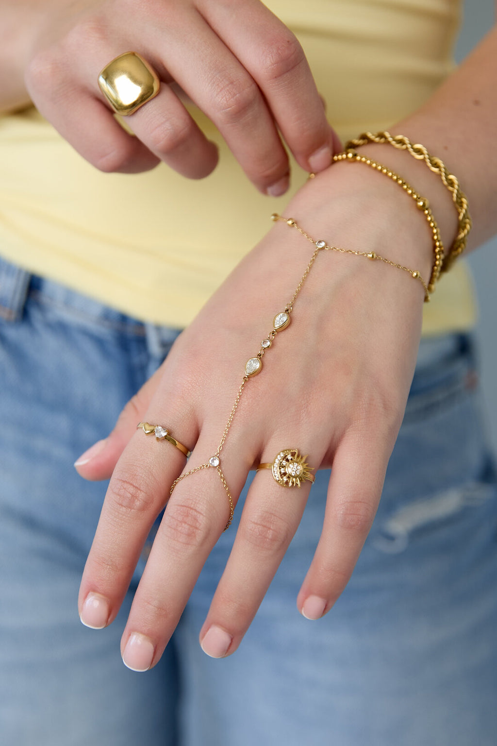 Handkette Mit Tropfenförmigen Statement-Steinen – offizielle Produktaufnahme – Bild 2