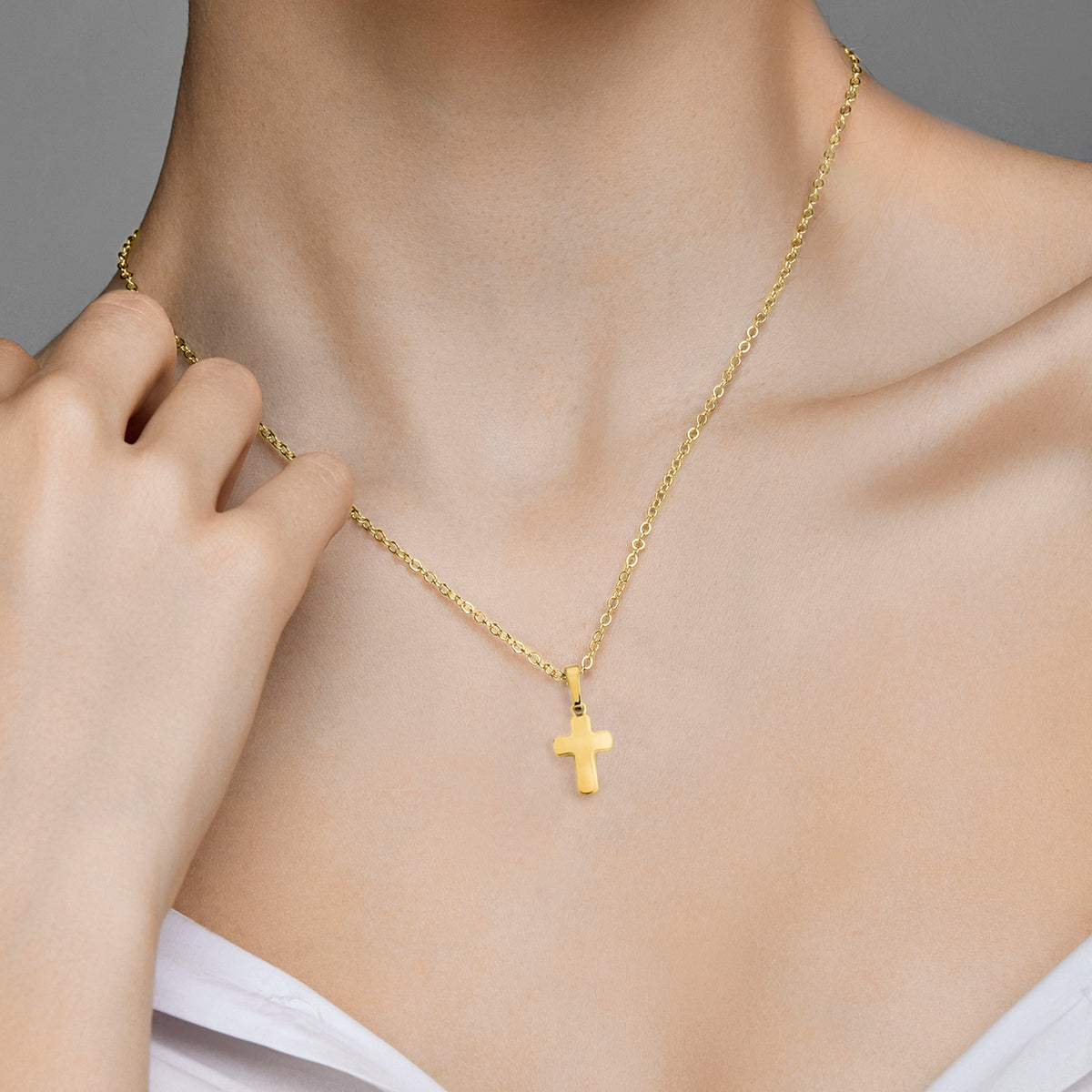 Kreuz Anhänger aus 333er Gelbgold von ONE ELEMENT – Bild 2