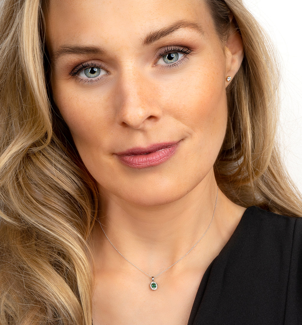 0,05 ct Diamant Brillant Smaragd Anhänger aus 585er Weißgold von ONE ELEMENT – Bild 2