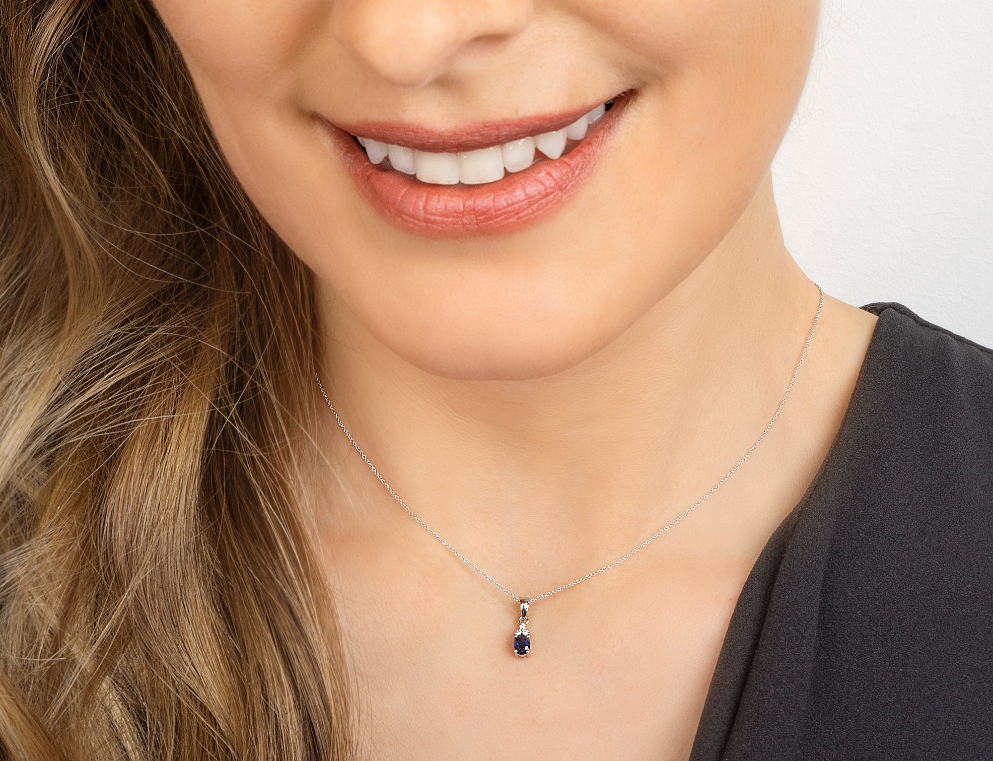 0,03 ct Diamant Brillant Safir Anhänger aus 585er Weißgold von ONE ELEMENT – Bild 2