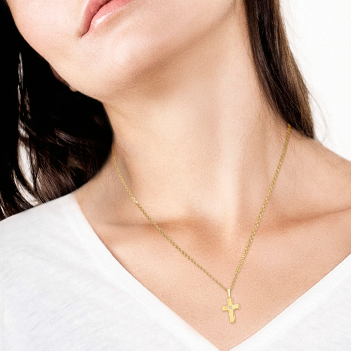 Zirkonia Kreuz Anhänger aus 333er Gelbgold von ONE ELEMENT – Bild 2