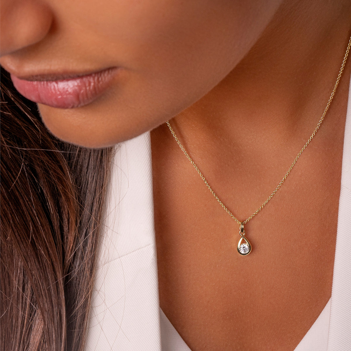 Zirkonia Anhänger aus 333er Gelbgold von ONE ELEMENT – Bild 2