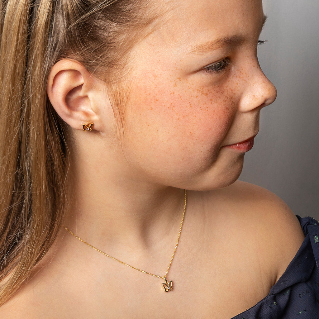 Schmetterling-Ohrstecker aus 333er Gelbgold mit Zirkonia – Trageansicht 4