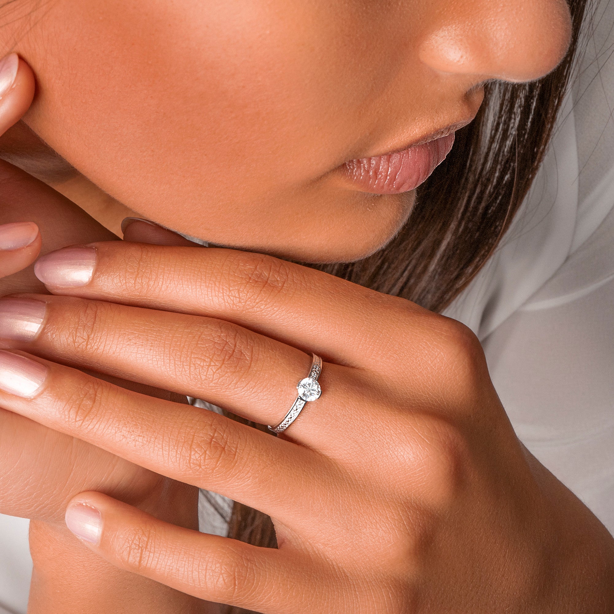 Zirkonia Ring aus 333er Weißgold von ONE ELEMENT – Bild 3
