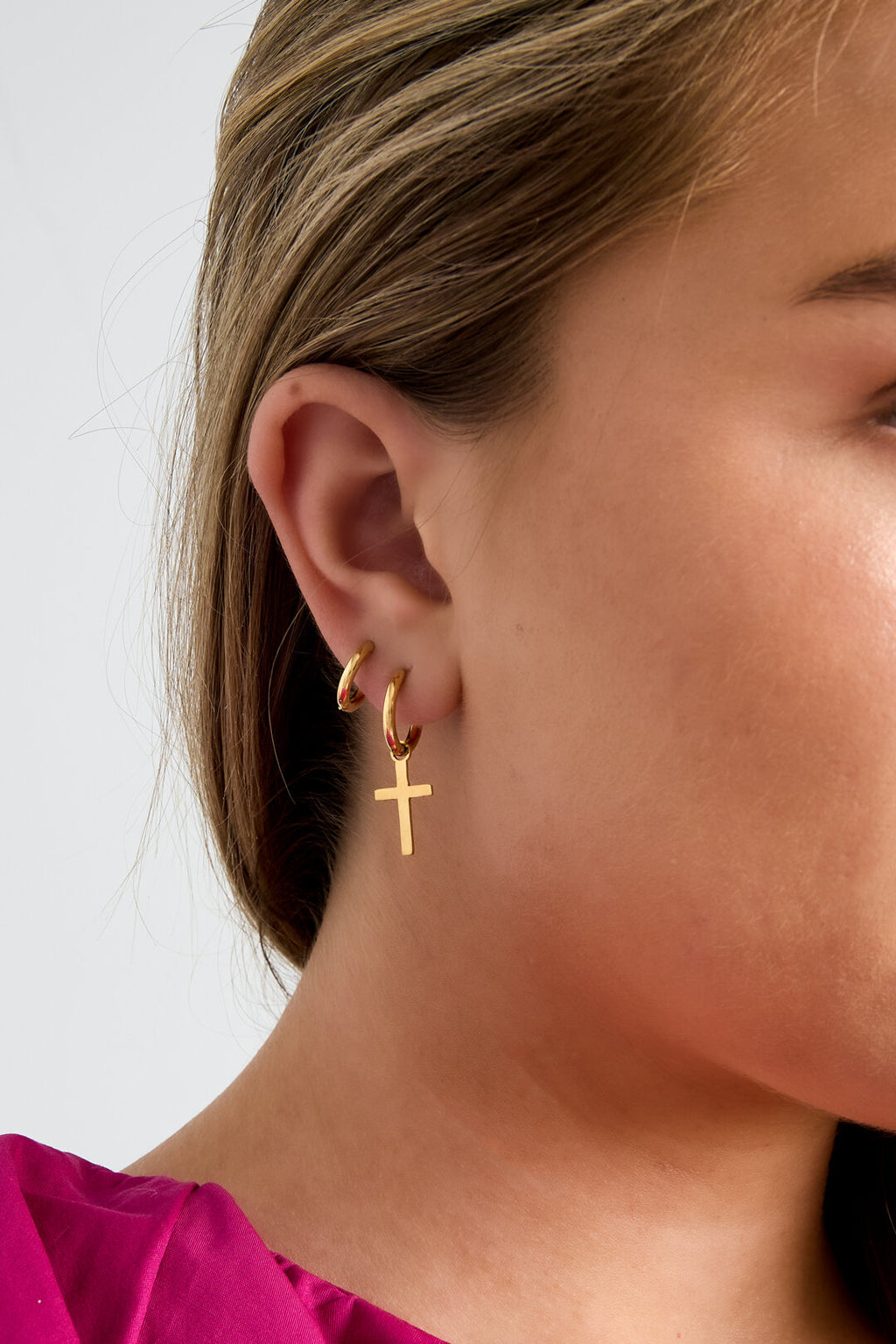 Ohrhänger Aus Edelstahl, Schlichtes Kreuz, Schlichte Alltags-Serie, Damenschmuck – offizielle Produktaufnahme – Bild 2