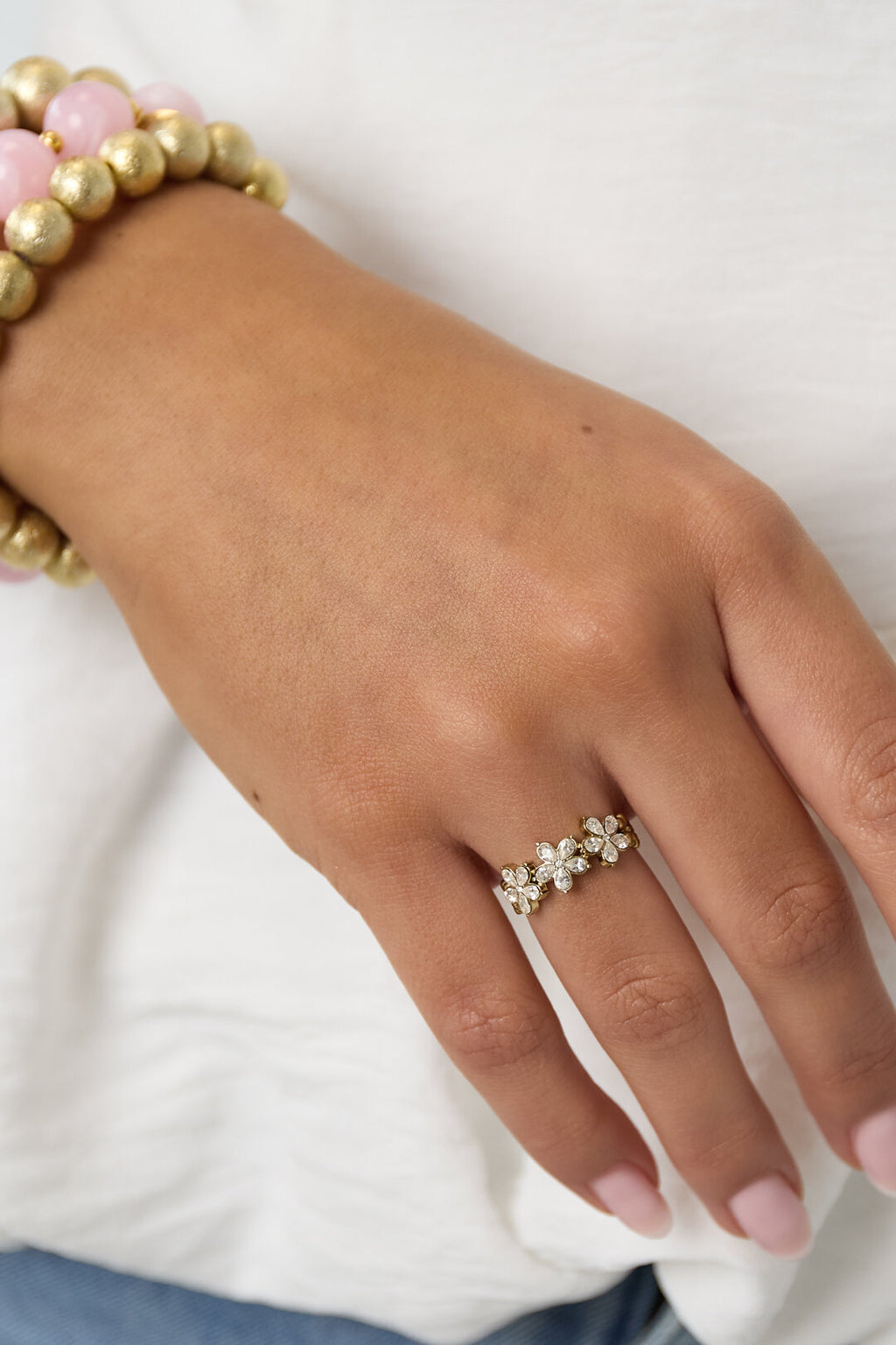 Ring Mit Blumen Und Steinen – offizielle Produktaufnahme – Bild 2
