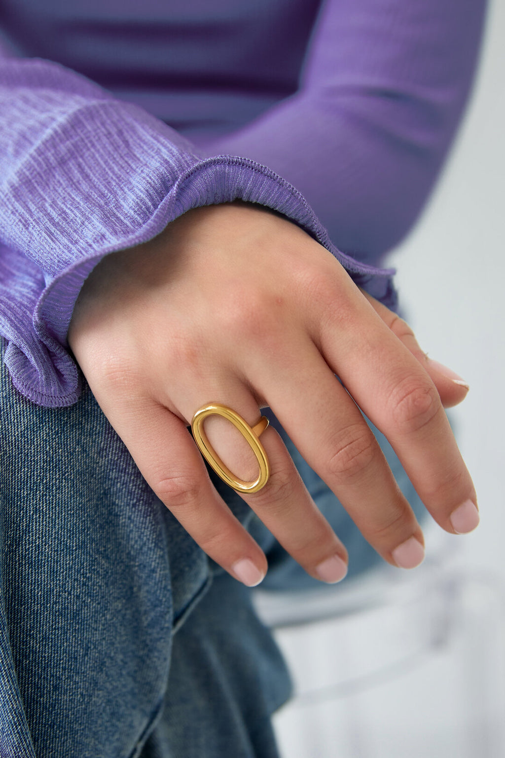 Statement-Ring Oval Und Minimalistisch – offizielle Produktaufnahme – Bild 3