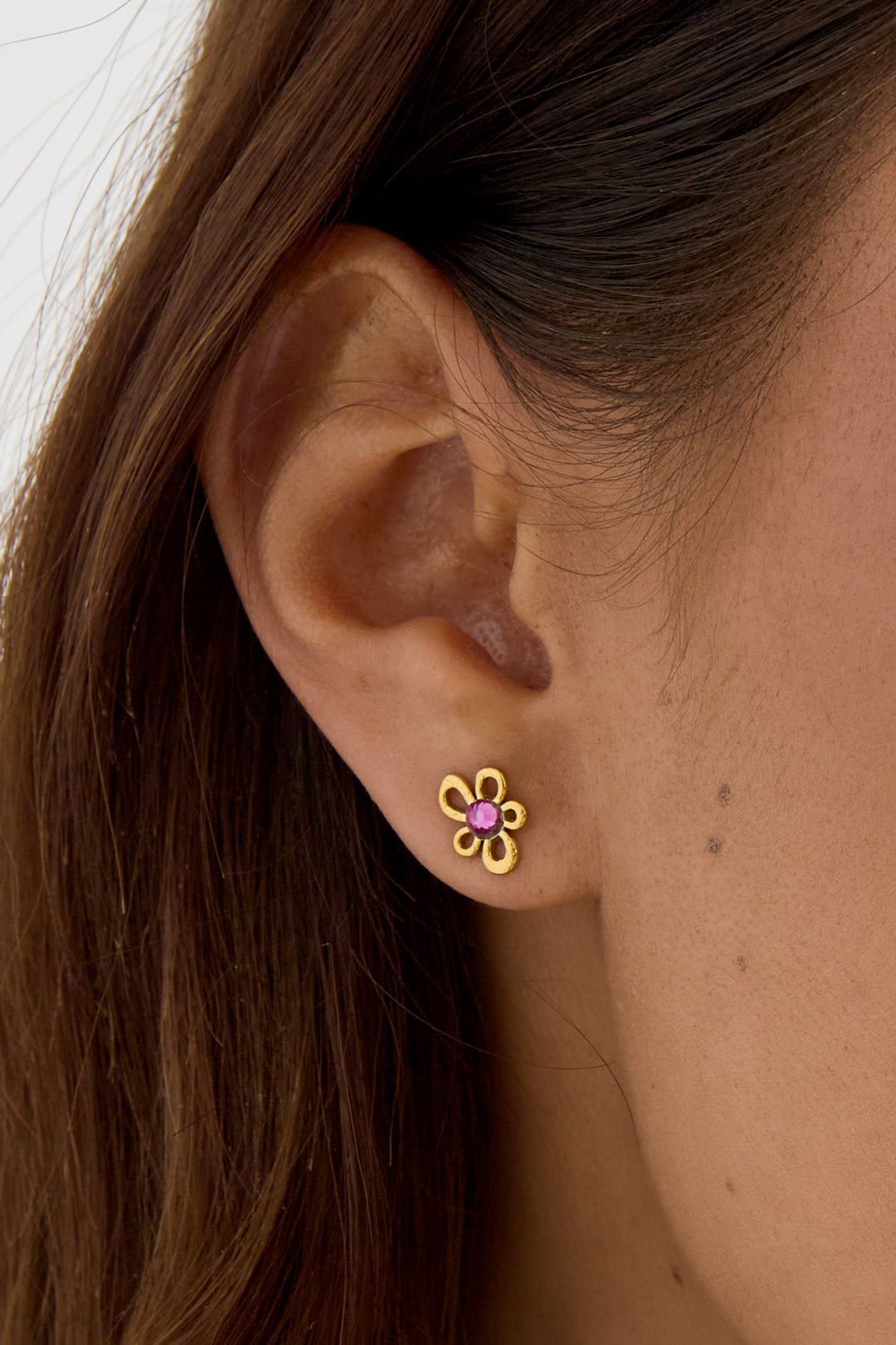 LIVAYA Ohrstecker mit Blumenmotiv aus Edelstahl und Strassdetails