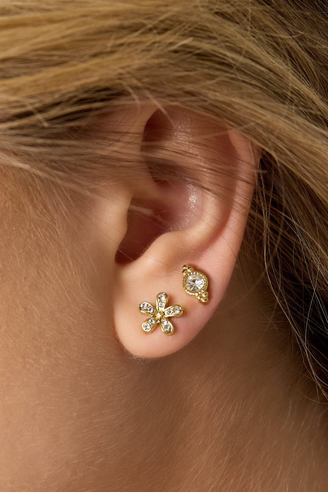 LIVAYA Ohrstecker mit Strass und unregelmäßiger Form aus Edelstahl