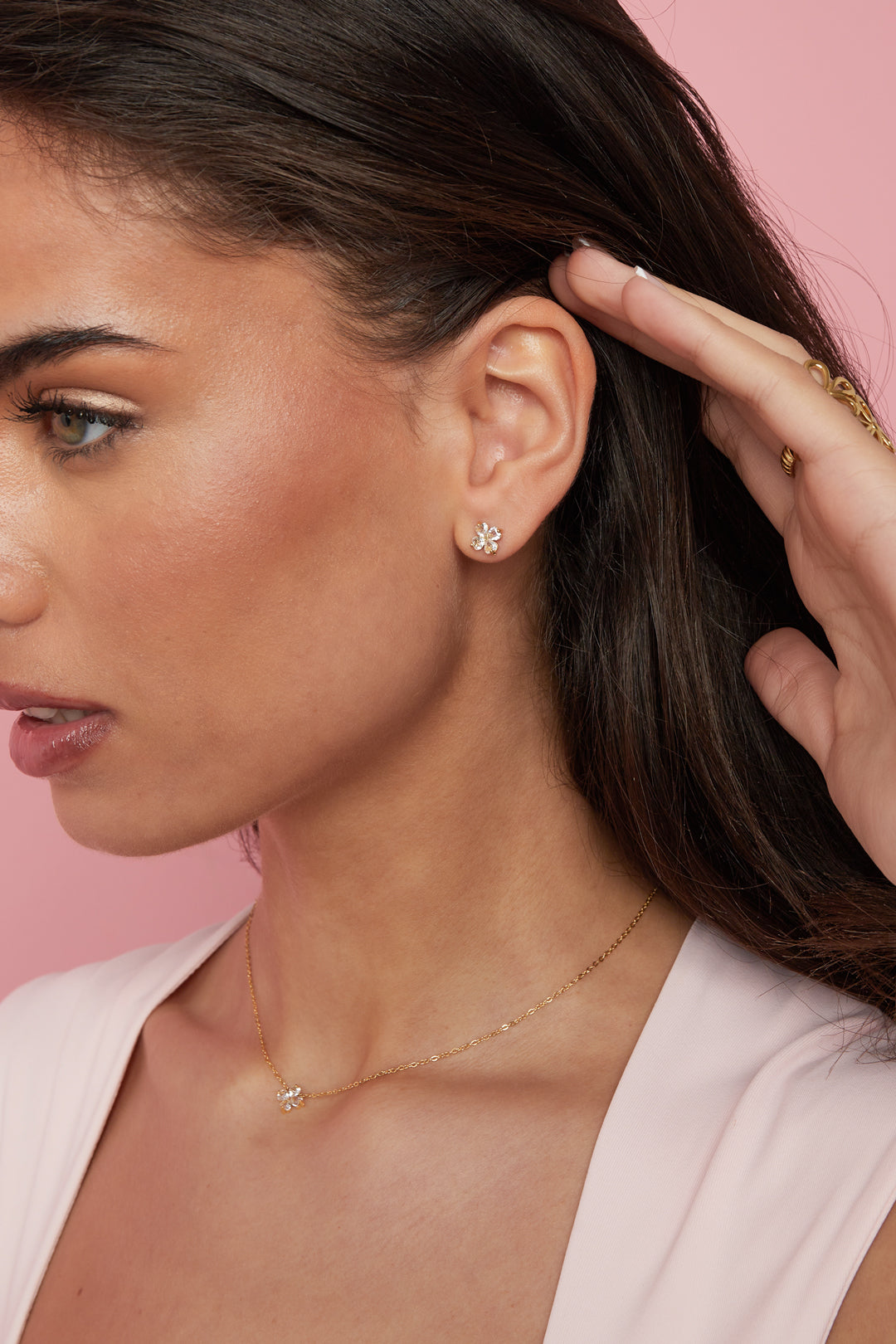 LIVAYA Kleeblatt-Ohrstecker aus Edelstahl mit Strass