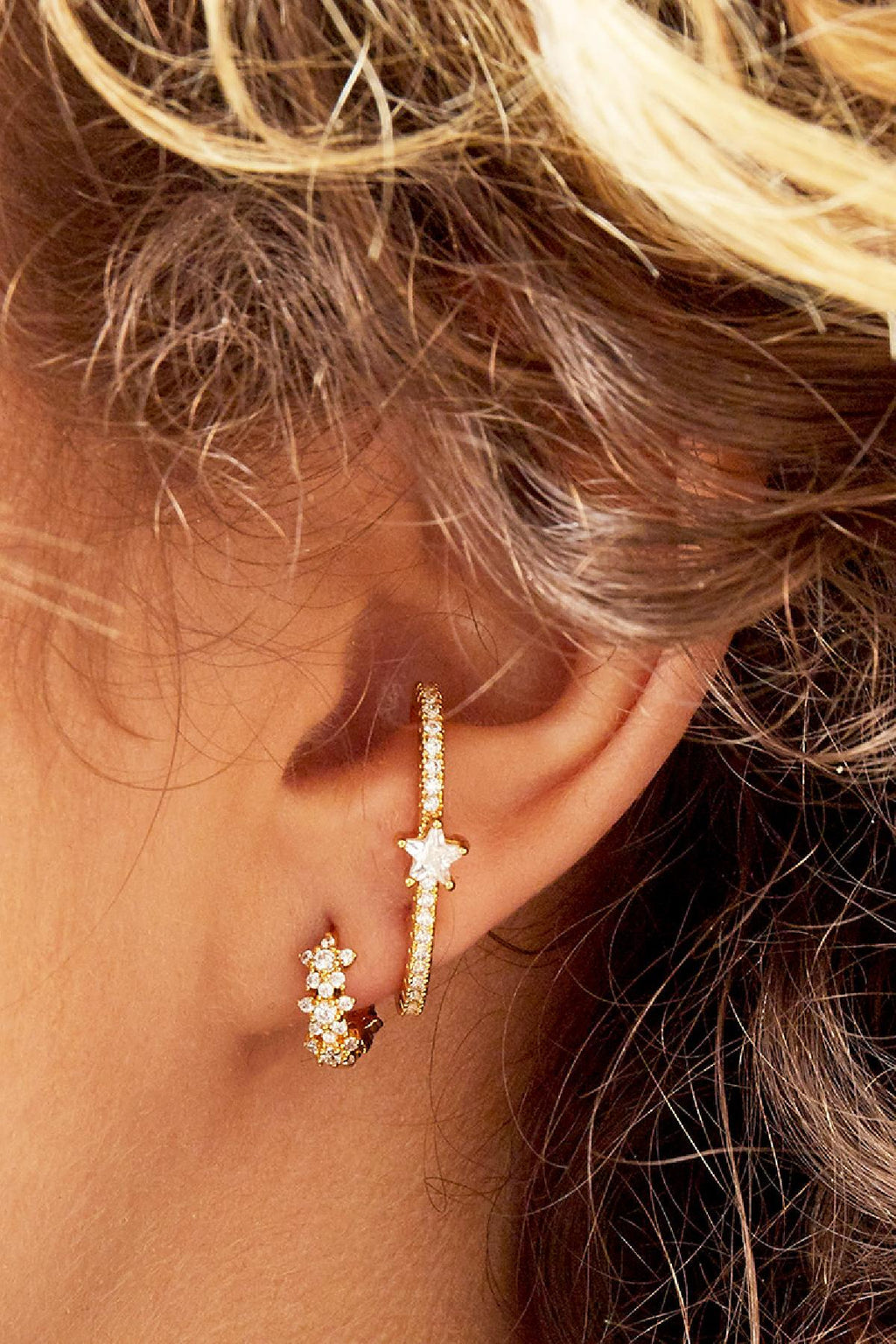 LIVAYA Creolen mit Stern-Design und Strass aus Kupfer