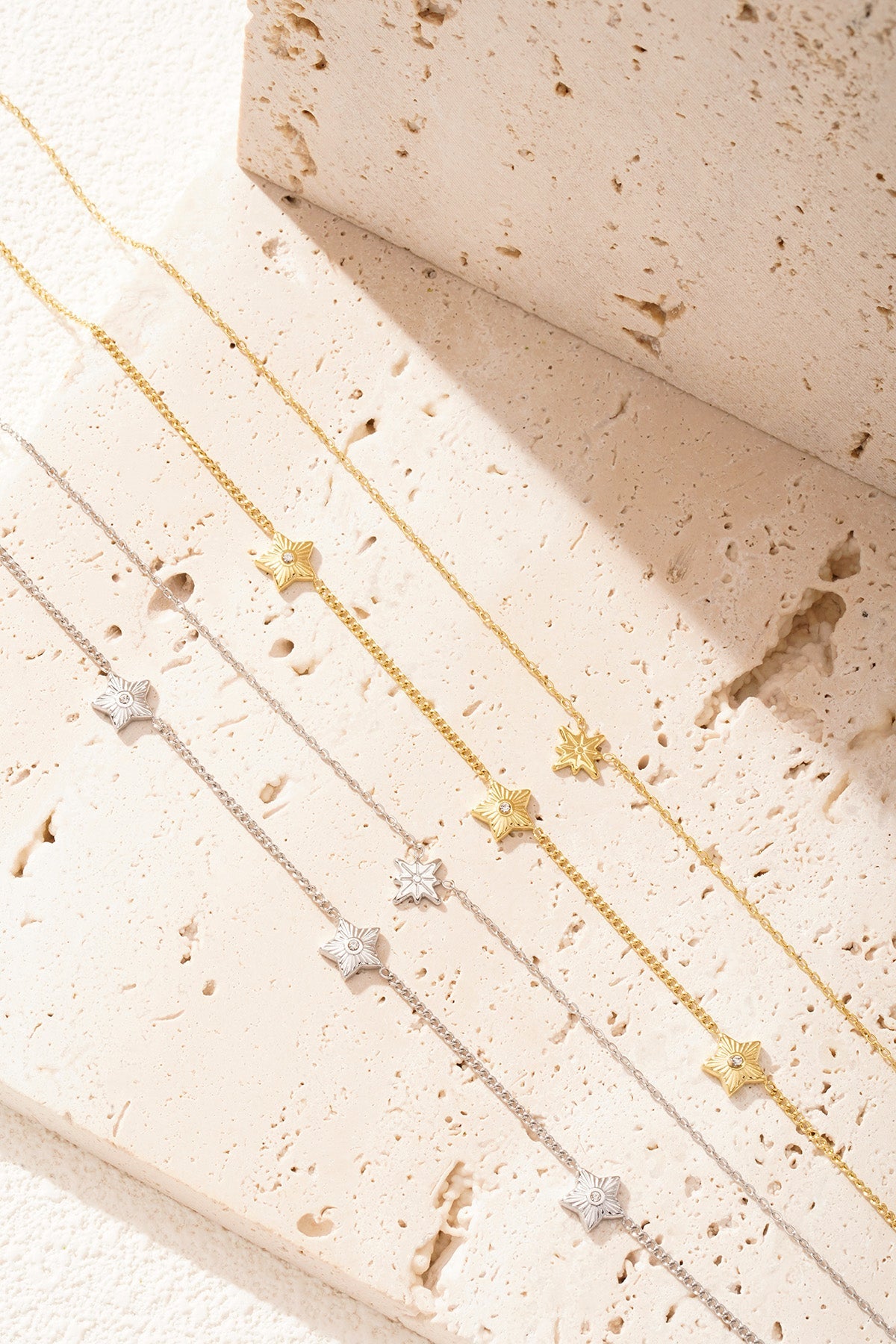LIVAYA Layering-Halskette mit Sternmotiven und Strass, 37–45 cm