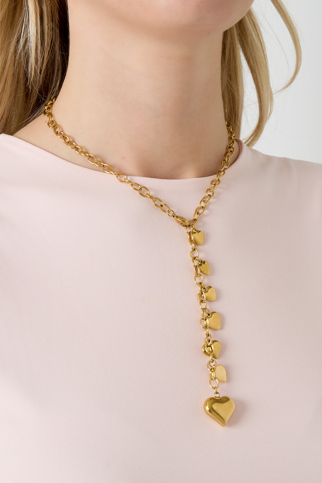 LIVAYA Anhängerkette mit Herzanhänger und Herzdetails
