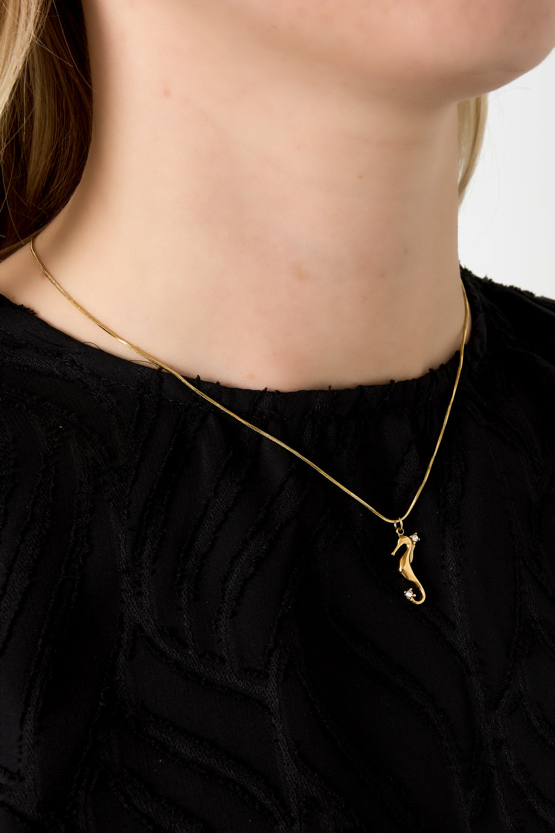LIVAYA Anhängerkette mit Seepferdchen-Anhänger und Strass