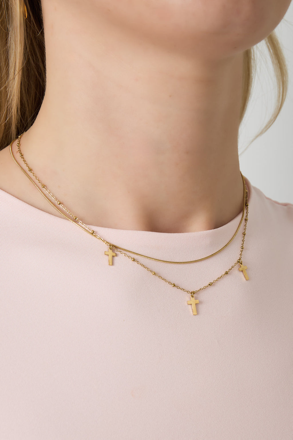 LIVAYA Layering-Halskette mit drei Kreuzanhängern