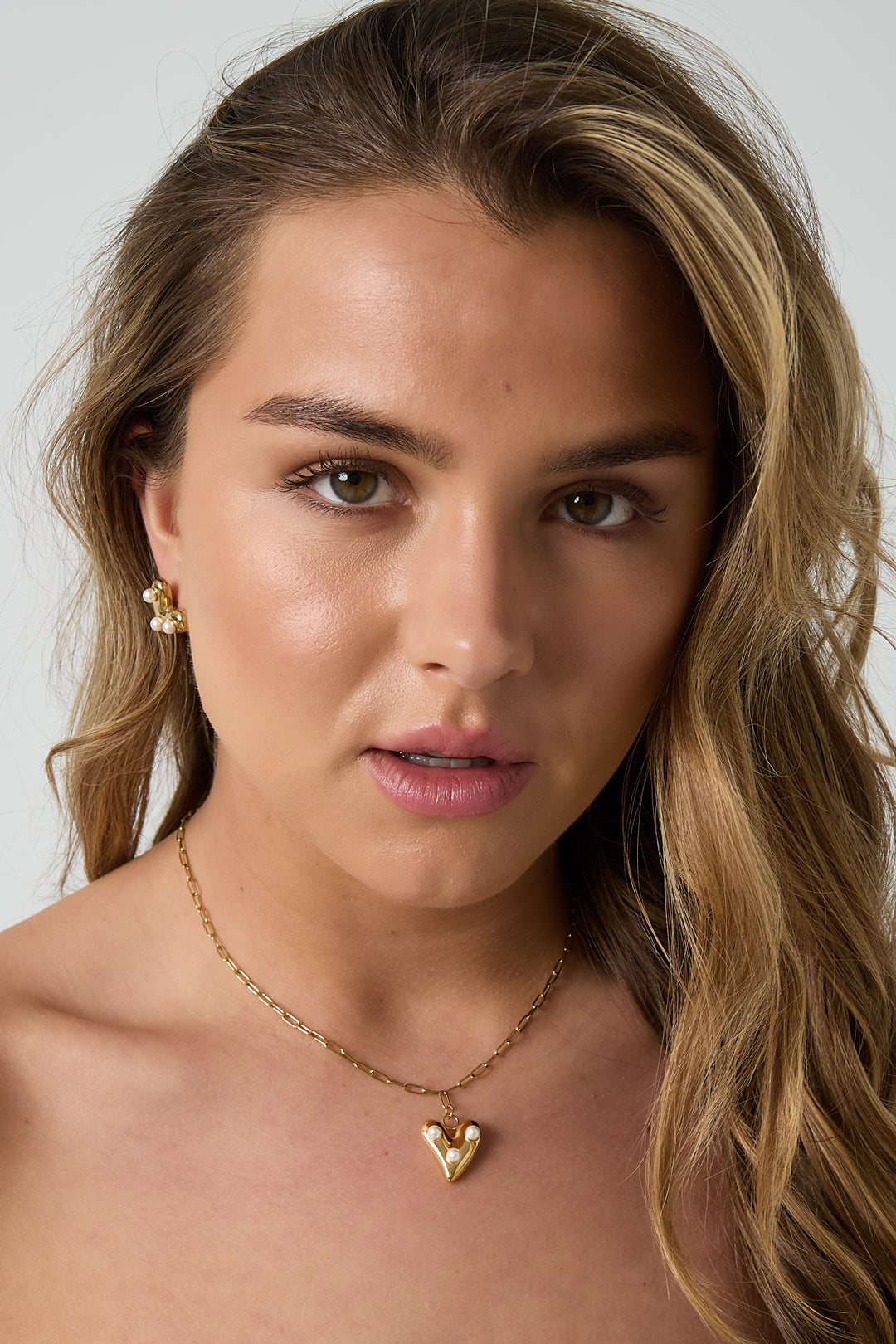 LIVAYA Anhängerkette mit Herzanhänger und Kugeldetails